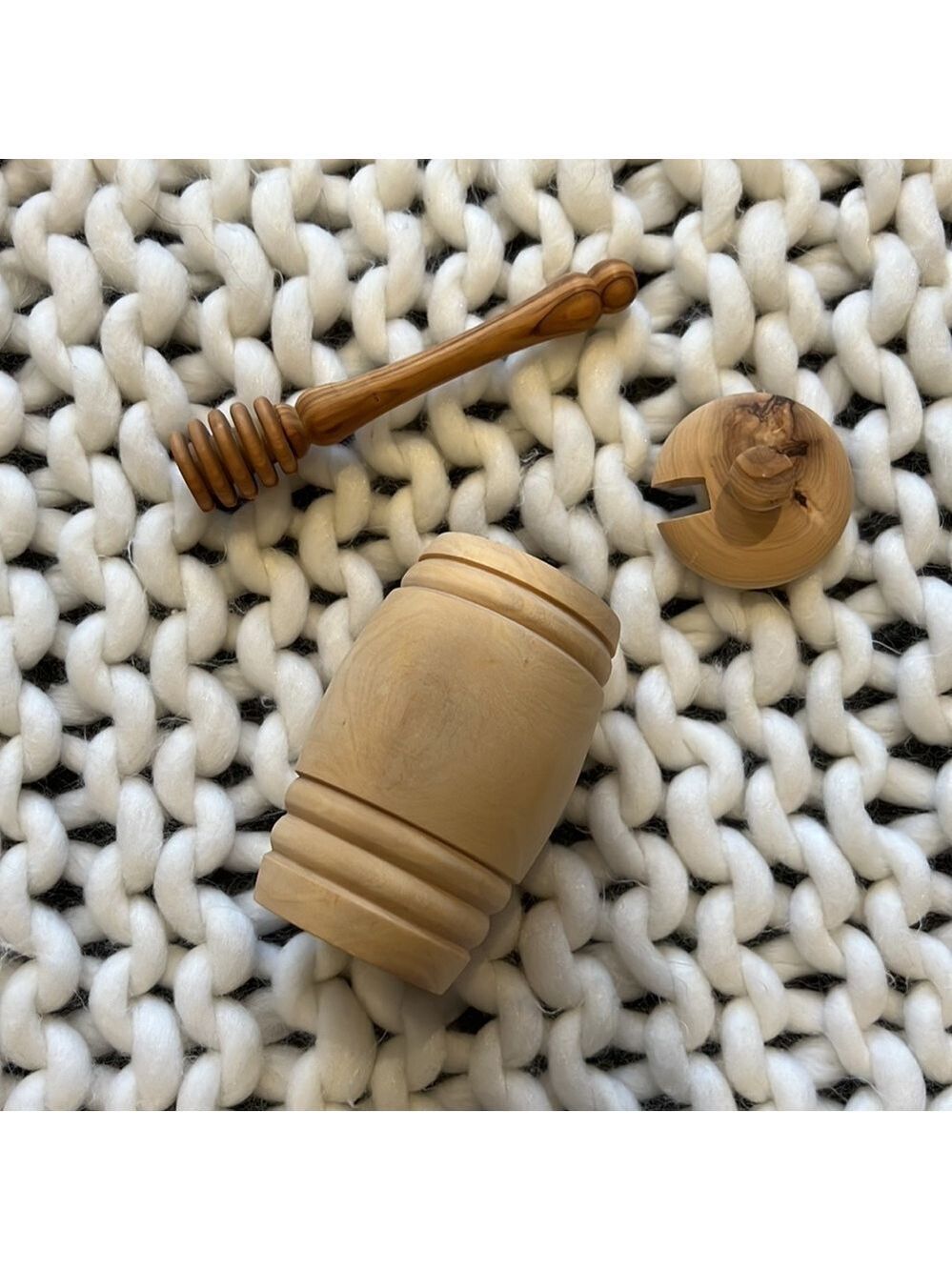 Olive Wood Honey pot and dipper - Picture 2 of 6